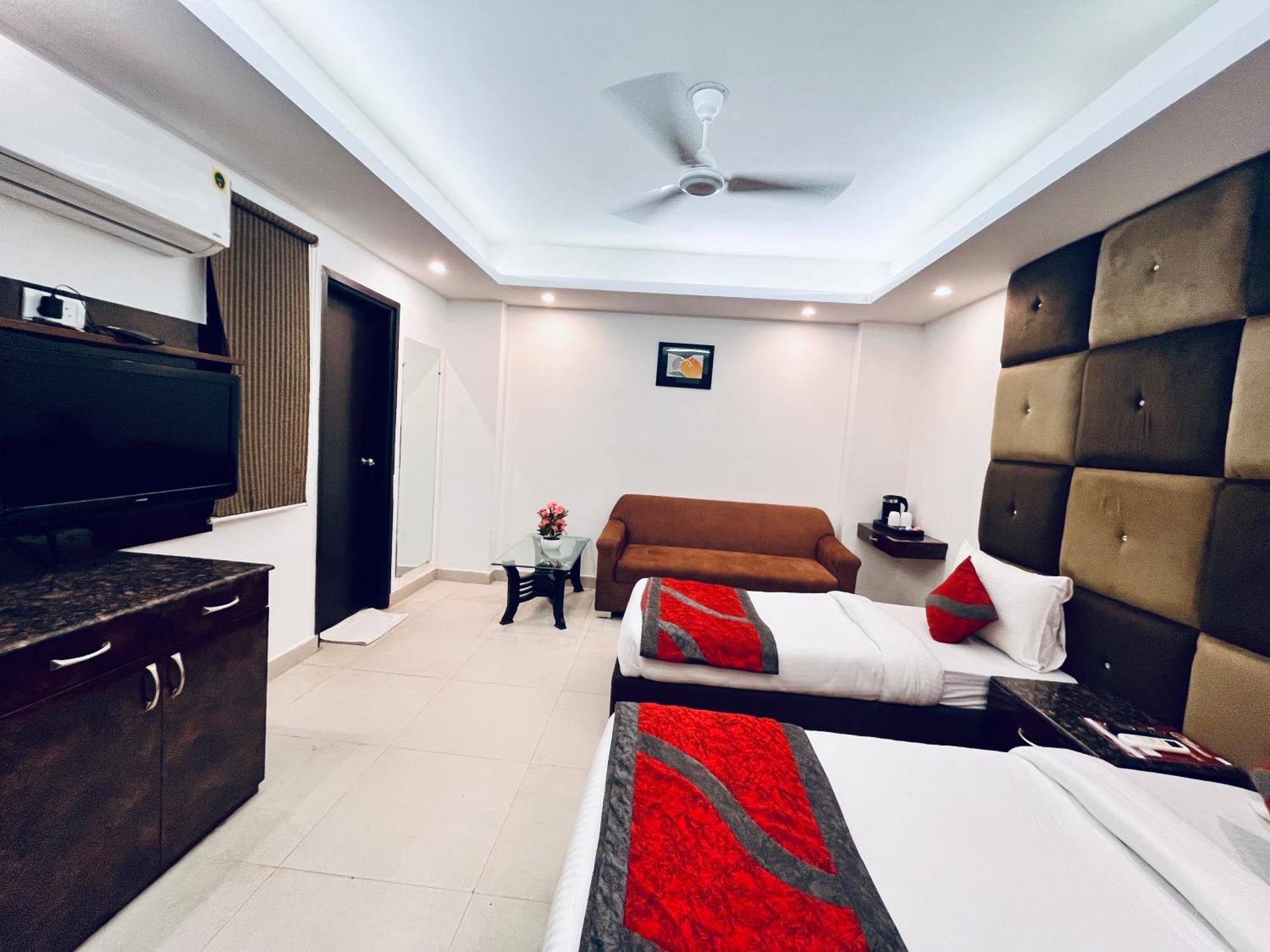Hotel The Gold Inn - Karol Bagh Delhi Экстерьер фото