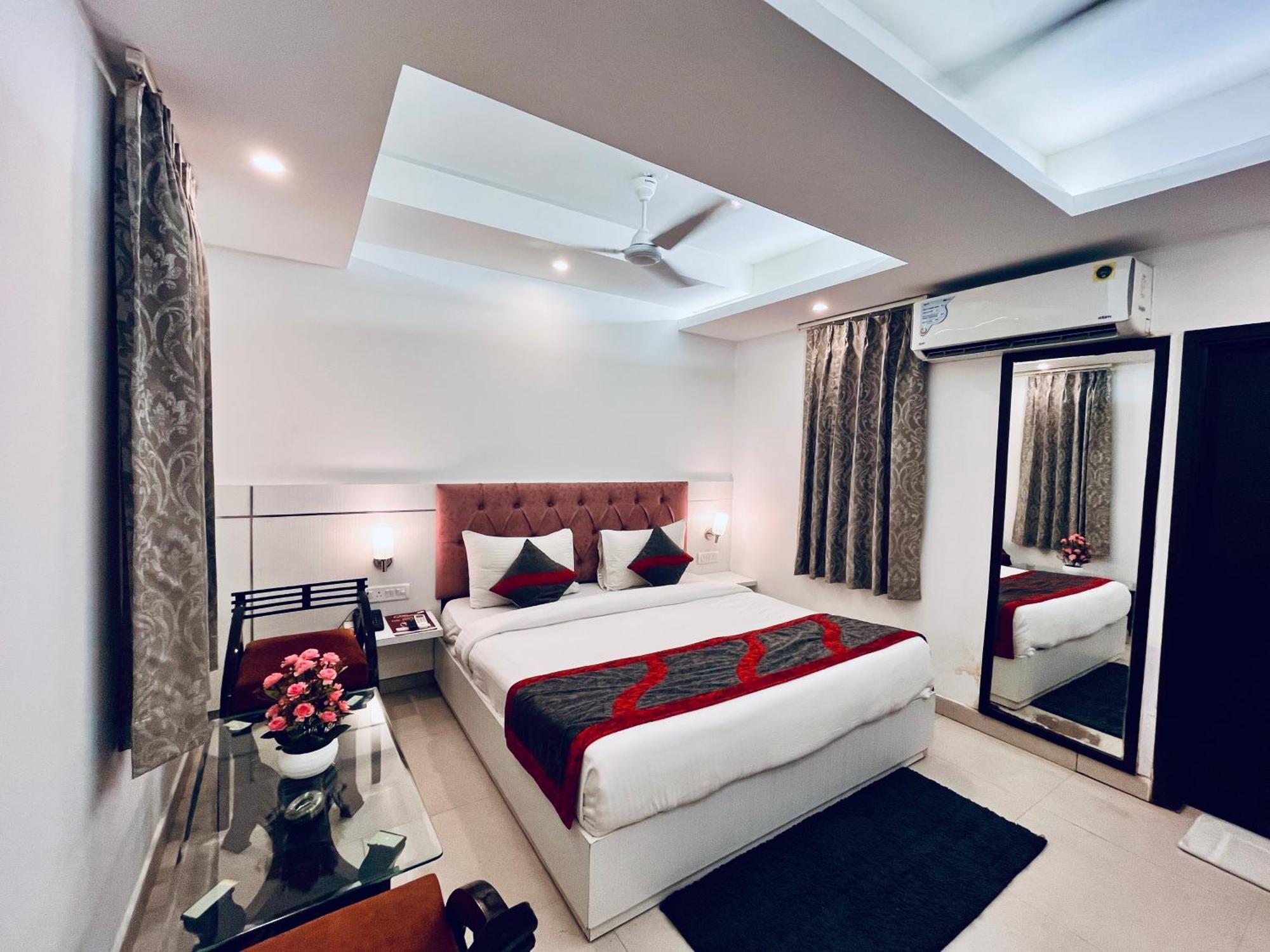 Hotel The Gold Inn - Karol Bagh Delhi Экстерьер фото