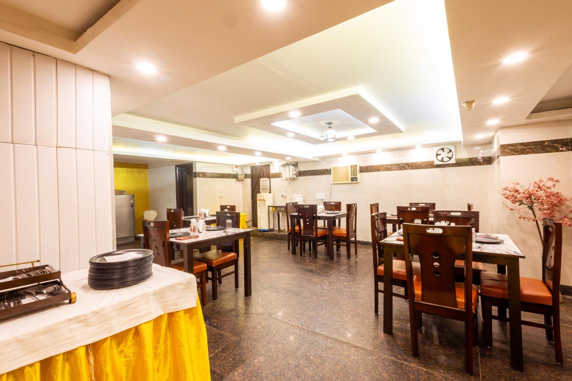 Hotel The Gold Inn - Karol Bagh Delhi Экстерьер фото