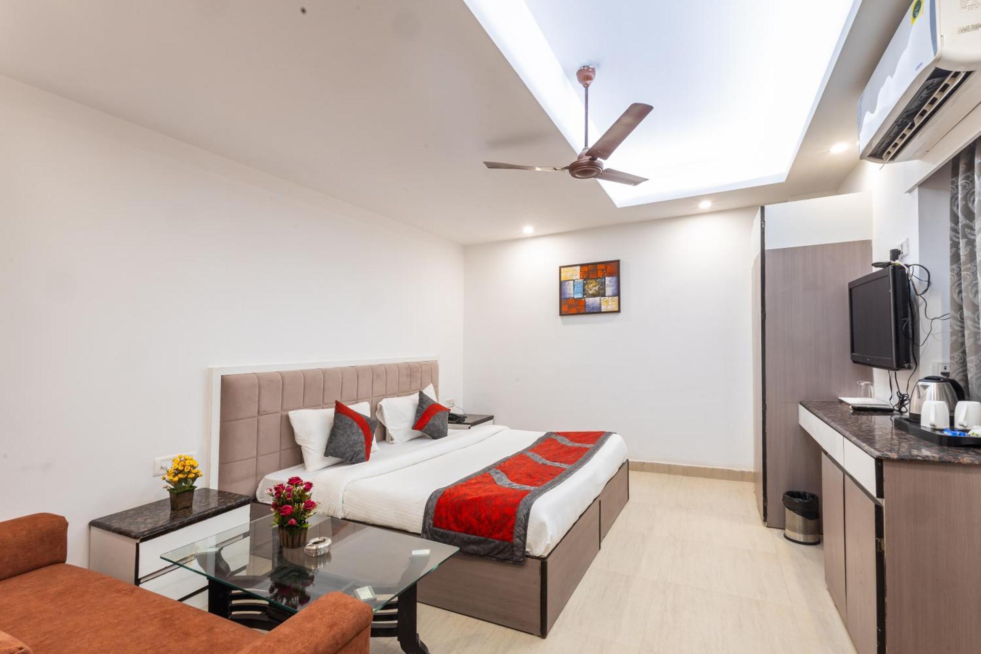Hotel The Gold Inn - Karol Bagh Delhi Экстерьер фото