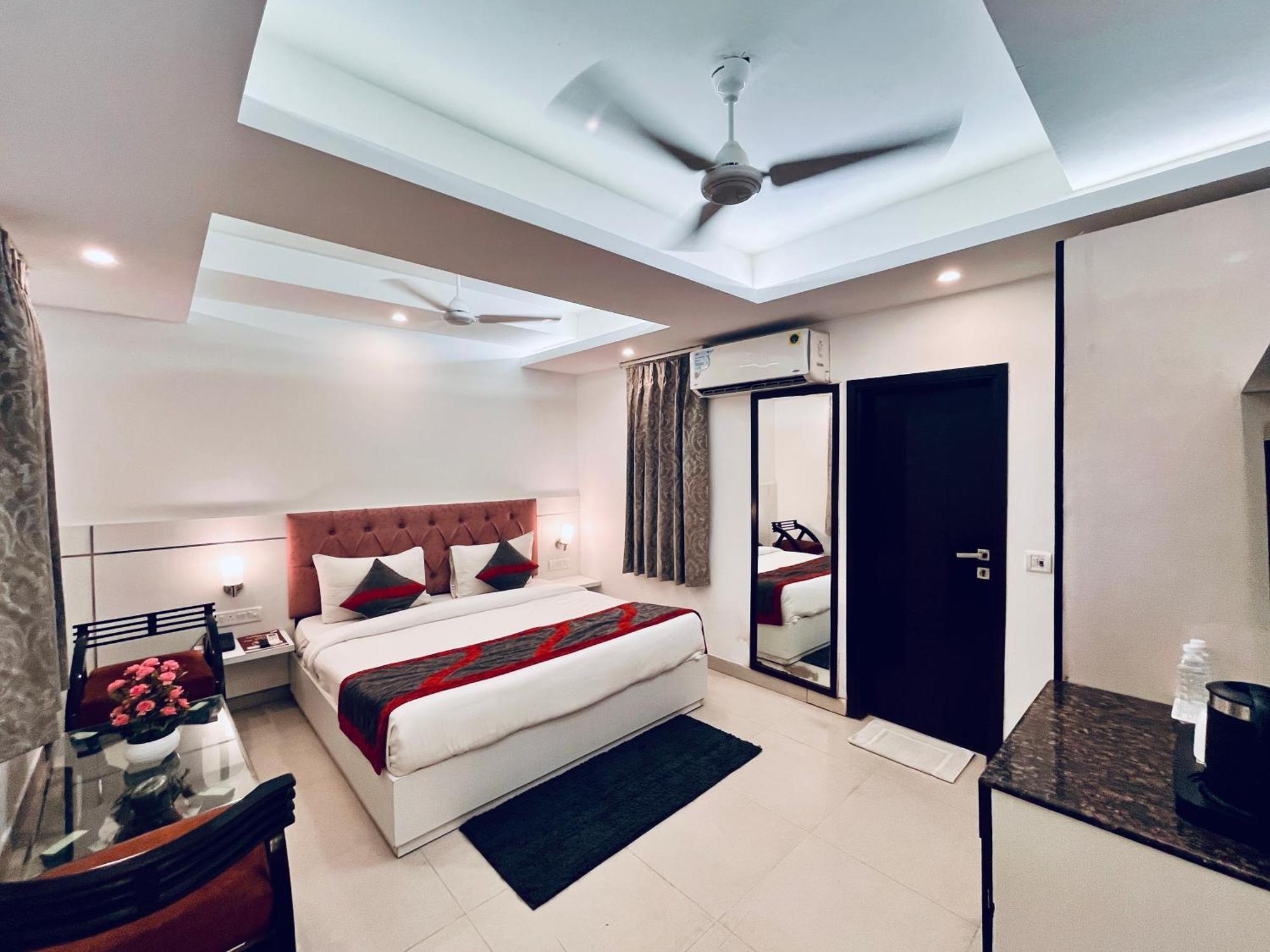Hotel The Gold Inn - Karol Bagh Delhi Экстерьер фото