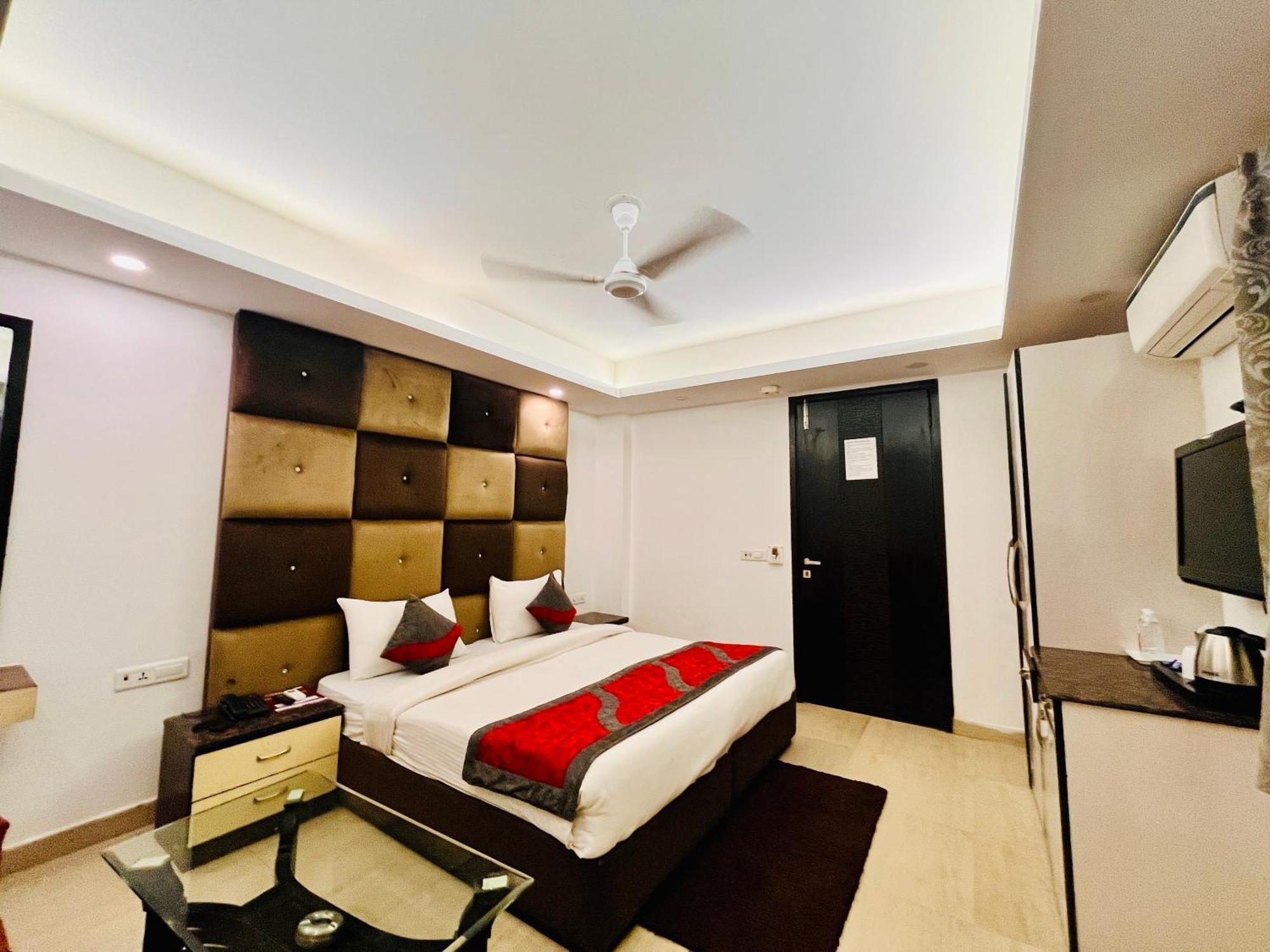 Hotel The Gold Inn - Karol Bagh Delhi Экстерьер фото
