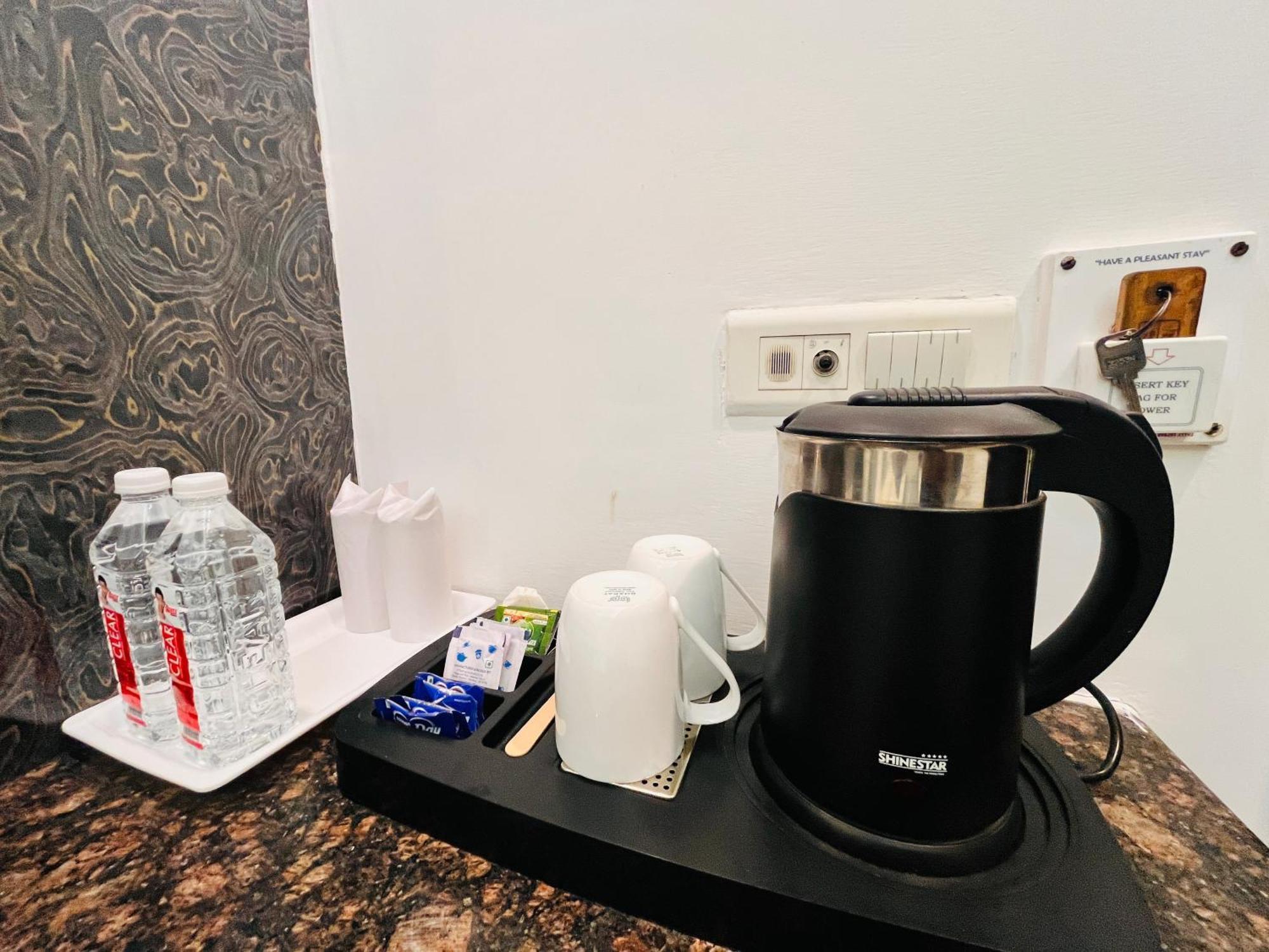 Hotel The Gold Inn - Karol Bagh Delhi Экстерьер фото