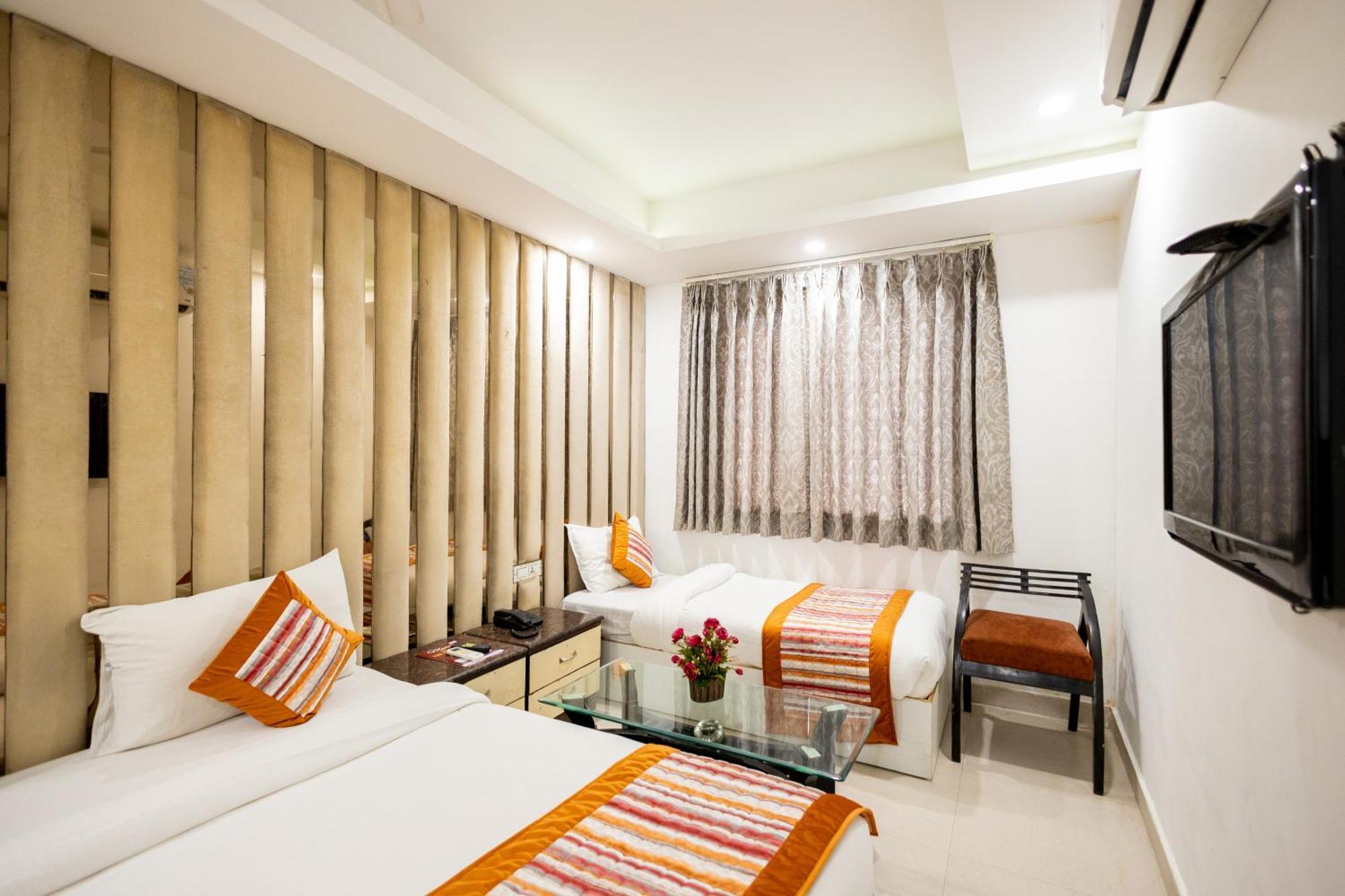 Hotel The Gold Inn - Karol Bagh Delhi Экстерьер фото